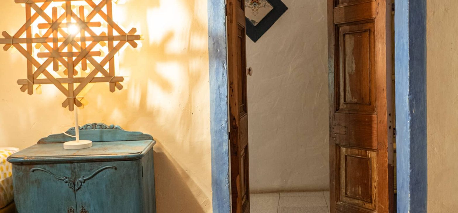 Deur naar de badkamer van de Hooizolder