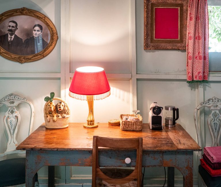 Groene stal in Can Portell tuin