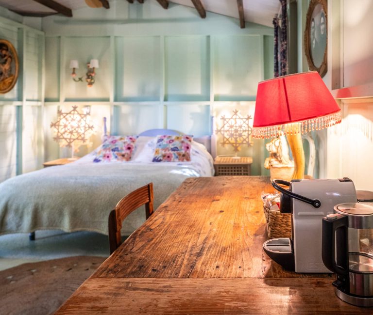 Groene stal in Can Portell tuin