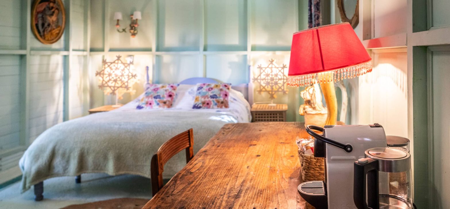 Groene stal in Can Portell tuin