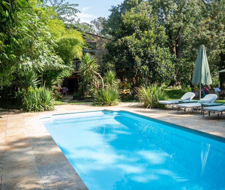 Zwembad in tuin Can Portell