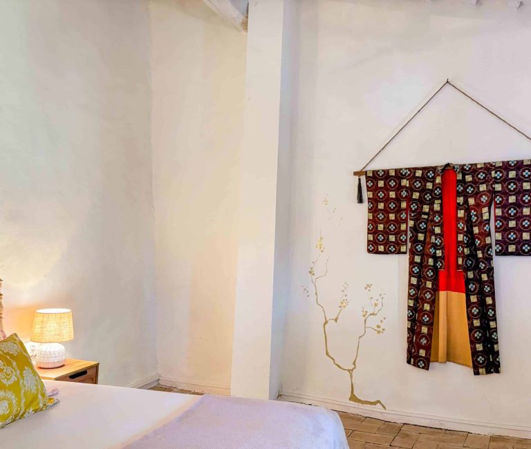 Kimono Kamer IV in Mas Ferrer