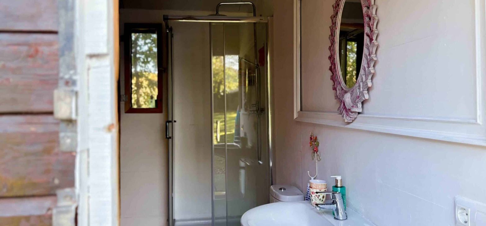 Badkamer Gele Stal en Groene Stal